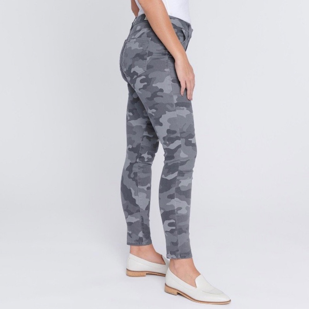 Grey camoflauge skinny jeans